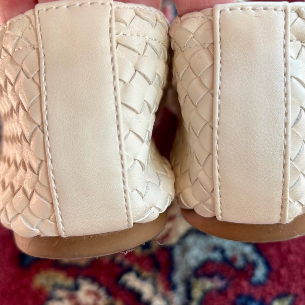 Steve Madden Women's Cream Woven Flats - Picture 4 of 4
